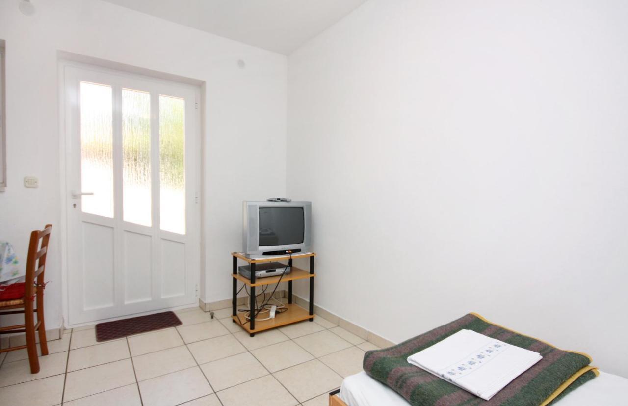 Apartments With A Parking Space Jezera, Murter - 5107 Bagian luar foto
