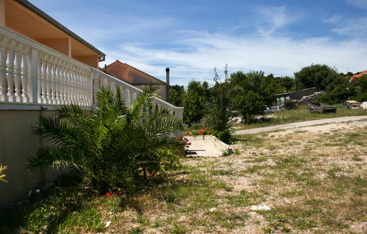 Apartments With A Parking Space Jezera, Murter - 5107 Bagian luar foto