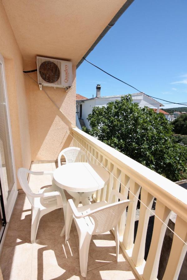 Apartments With A Parking Space Jezera, Murter - 5107 Bagian luar foto
