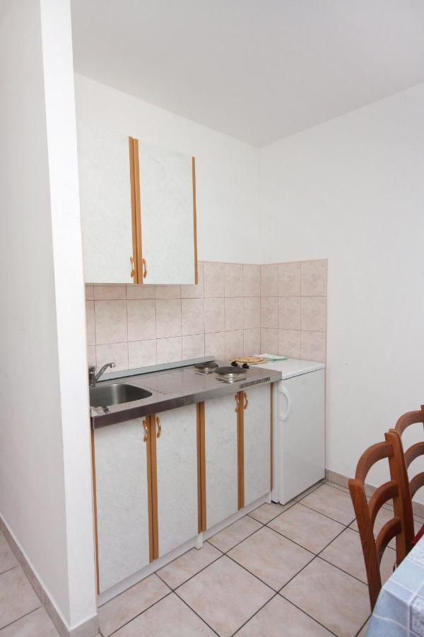 Apartments With A Parking Space Jezera, Murter - 5107 Bagian luar foto